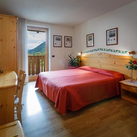 Hotel La Locanda Pinzolo Exteriör bild