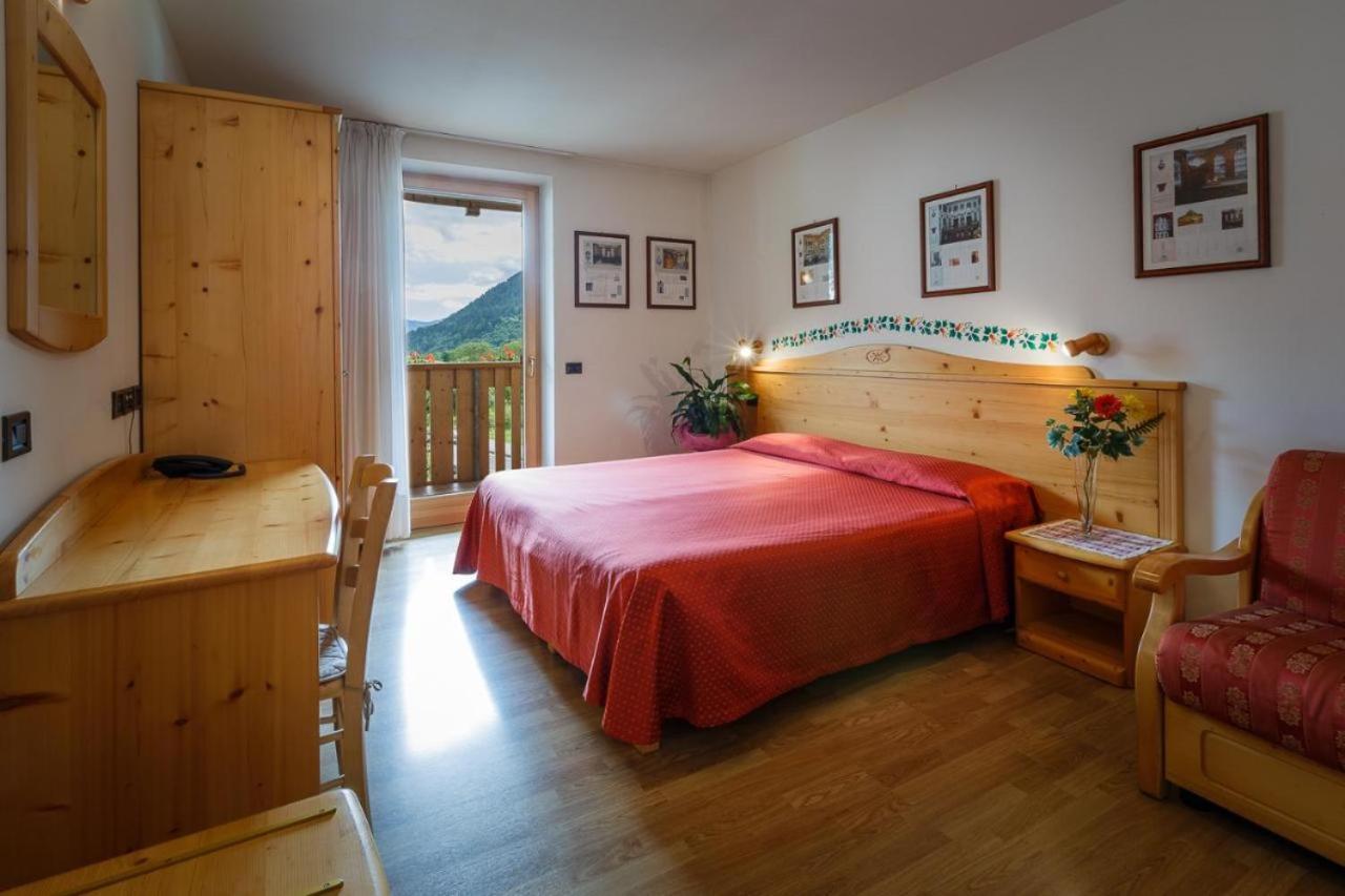 Hotel La Locanda Pinzolo Exteriör bild