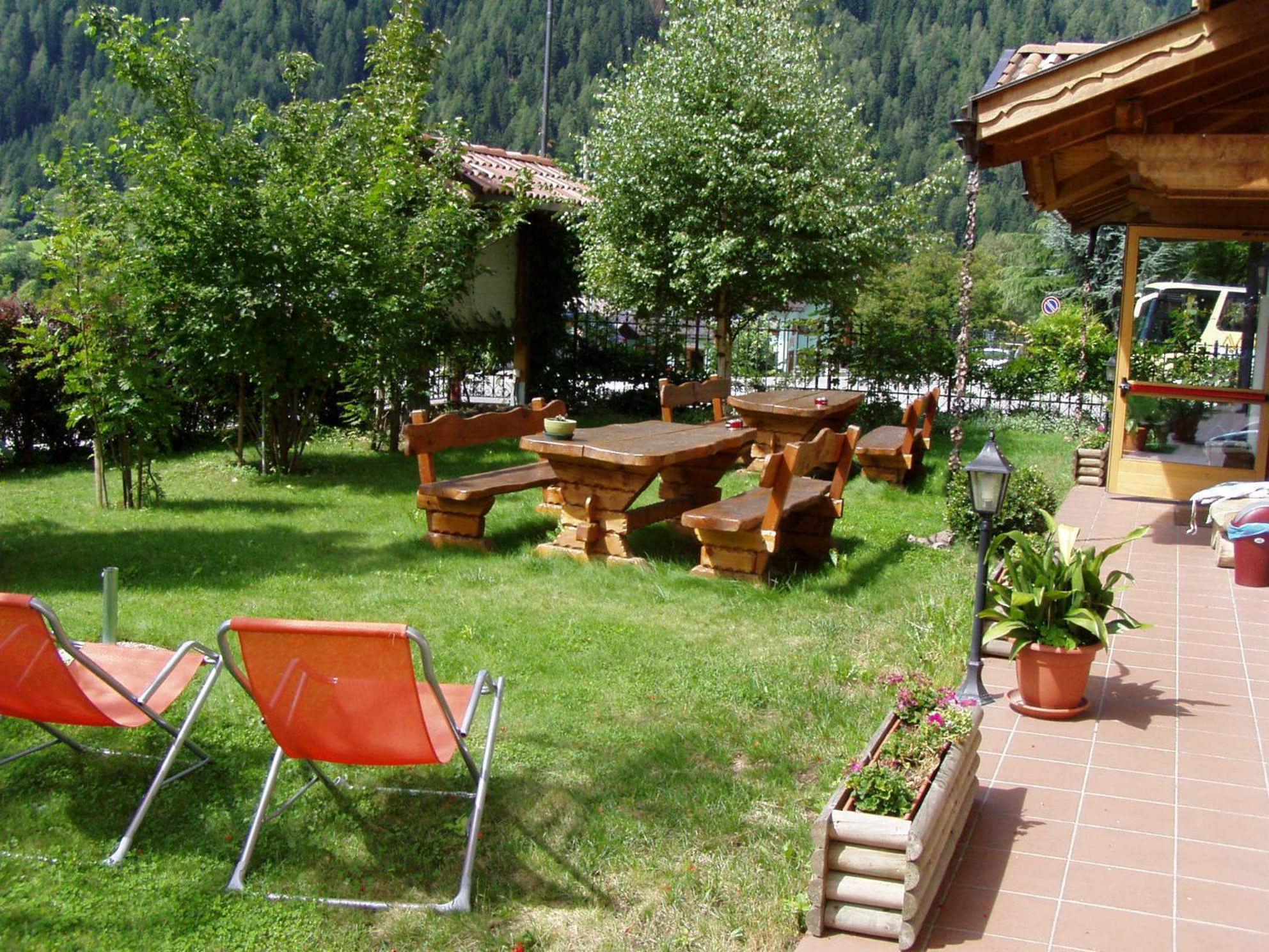 Hotel La Locanda Pinzolo Exteriör bild