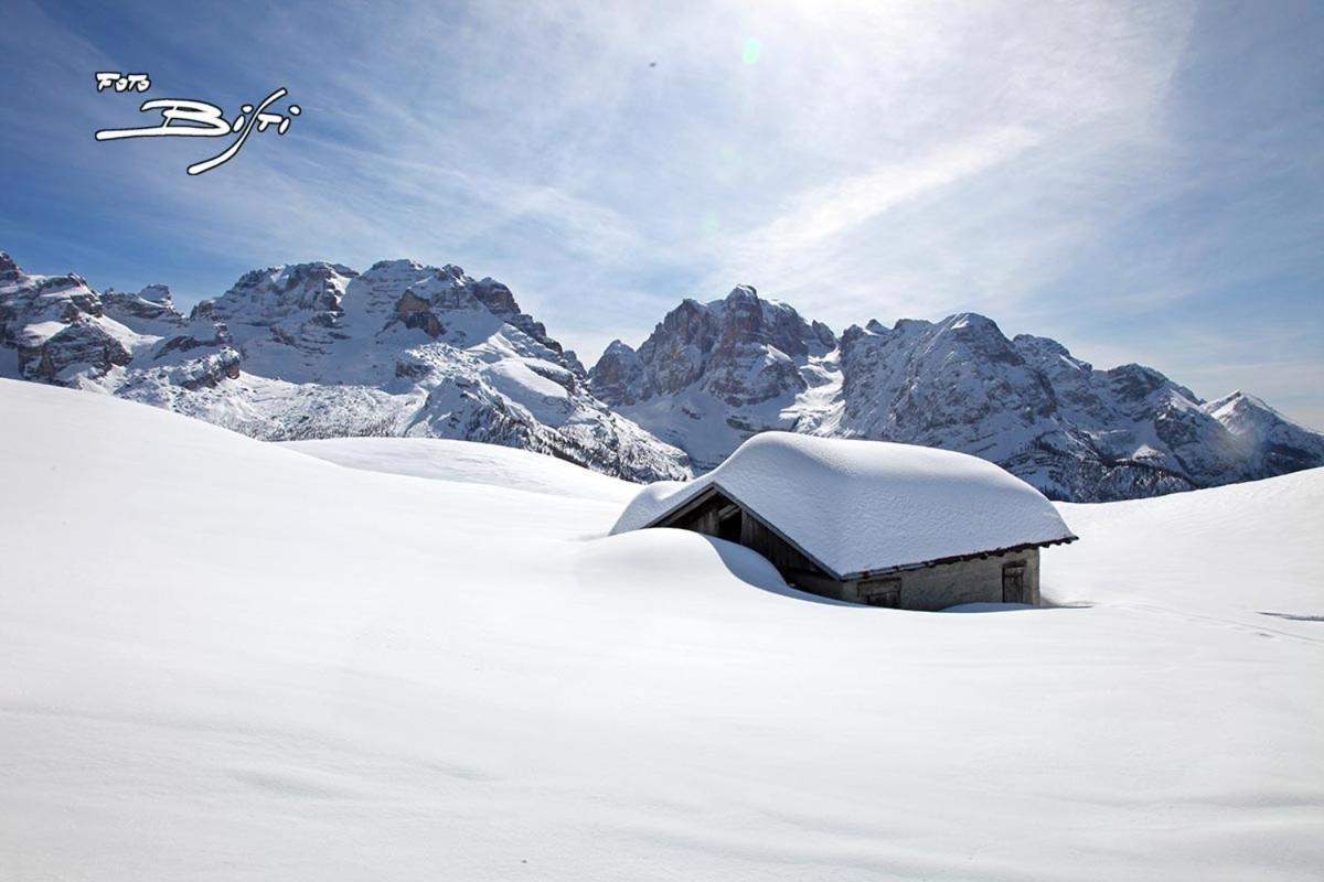 Hotel La Locanda Pinzolo Exteriör bild