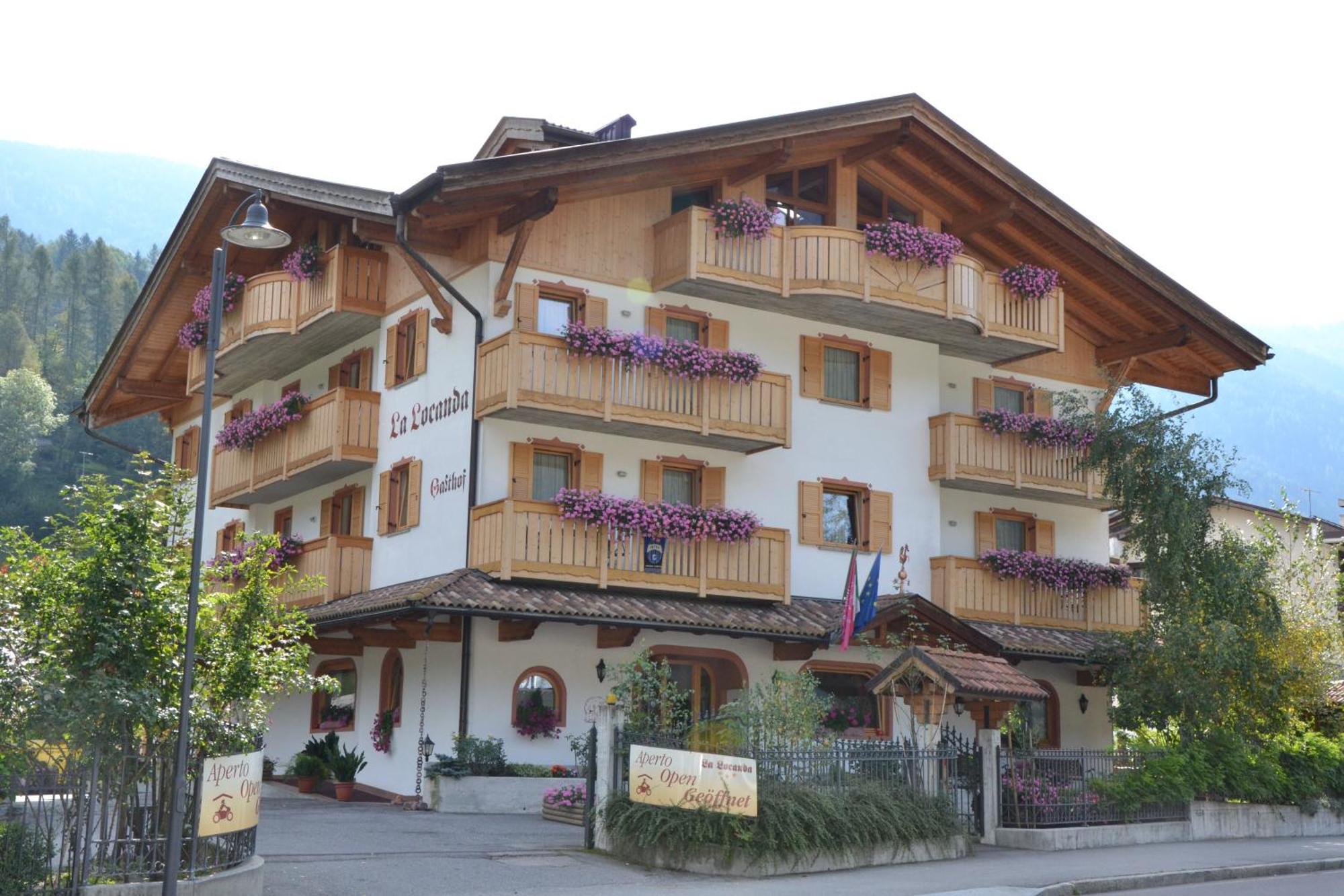 Hotel La Locanda Pinzolo Exteriör bild