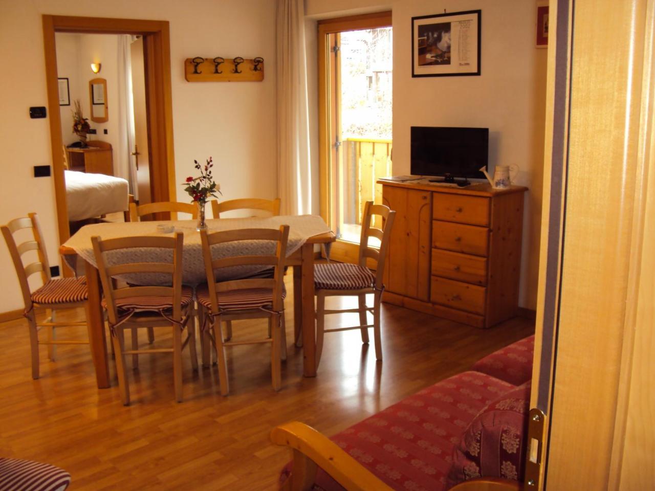 Hotel La Locanda Pinzolo Exteriör bild